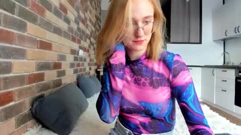 Snapshot of _ruby_kim chatting on 09.30.25 Ruby online show from 09.30.25