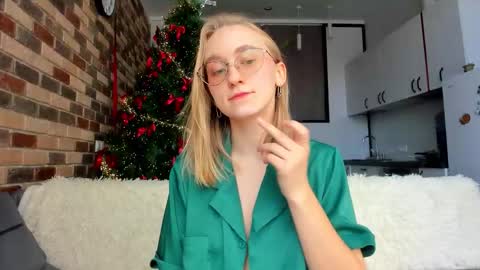 Snapshot of _ruby_kim chatting on 12.14.25 Ruby online show from 12.14.25