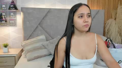 Snapshot of _sammy_fit chatting on 05.28.26 Antonella online show from 05.28.26