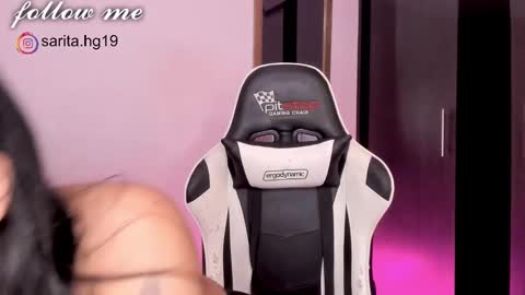 Snapshot of _sara_hernandez chatting on 01.21.25 Sara  intagram online show from 01.21.25