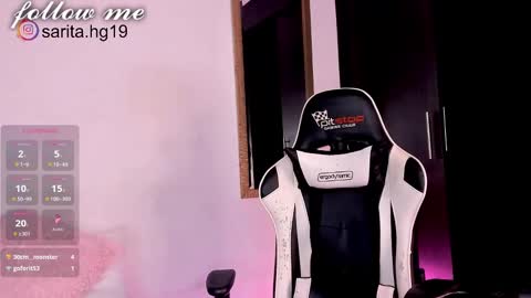 Snapshot of _sara_hernandez chatting on 02.05.25 Sara  intagram online show from 02.05.25