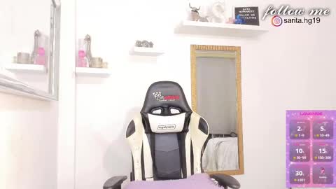 Snapshot of _sara_hernandez chatting on 10.01.25 Sara  intagram online show from 10.01.25