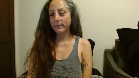 Snapshot of _sara_lynn_ chatting on 04.28.26 Sara Lynn online show from 04.28.26