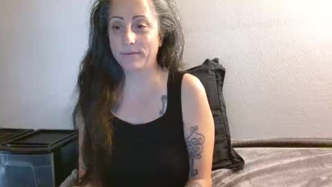 Snapshot of _sara_lynn_ chatting on 05.13.26 Sara Lynn online show from 05.13.26