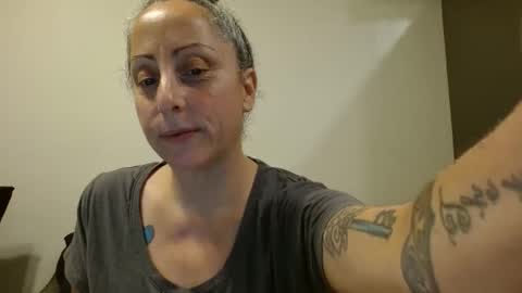 Snapshot of _sara_lynn_ chatting on 05.16.26 Sara Lynn online show from 05.16.26
