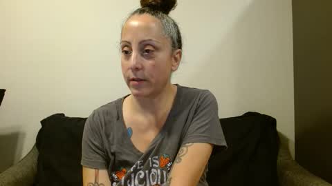 Snapshot of _sara_lynn_ chatting on 05.16.26 Sara Lynn online show from 05.16.26