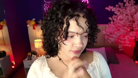 Snapshot of _sarahrose chatting on 05.20.26 Sara online show from 05.20.26