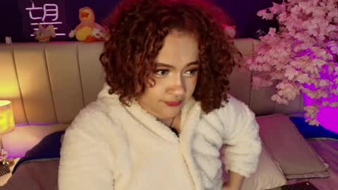 Snapshot of _sarahrose chatting on 06.05.26 Sara online show from 06.05.26