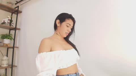 Sassy Girl online show from 04.28.26