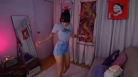 Laura online show from 07.22.26