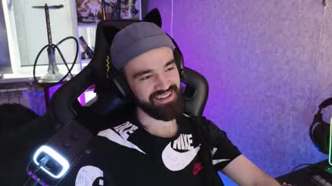 Snapshot of _serious_man chatting on 11.01.25 Ask me online show from 11.01.25