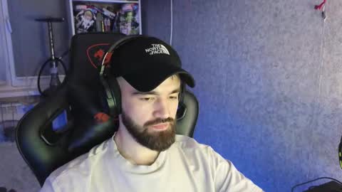 Snapshot of _serious_man chatting on 12.17.25 Ask me online show from 12.17.25