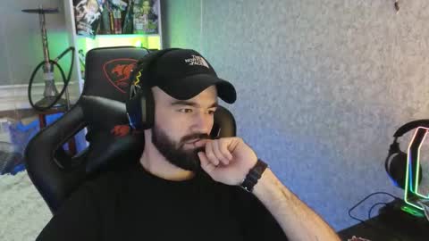 Snapshot of _serious_man chatting on 12.22.25 Ask me online show from 12.22.25