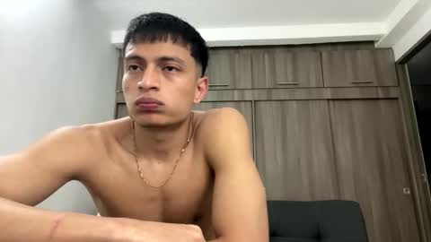 Juan Pablo-independent model online show from 09.27.25