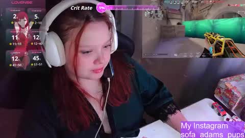 Snapshot of _sofia_adam_ chatting on 11.24.25 pups online show from 11.24.25