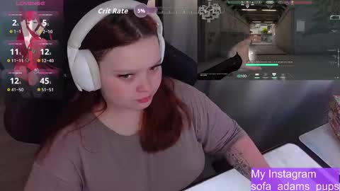Snapshot of _sofia_adam_ chatting on 12.01.25 pups online show from 12.01.25