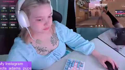Snapshot of _sofia_adam_ chatting on 06.23.26 pups online show from 06.23.26