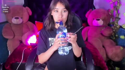 Sophie  online show from 01.06.25