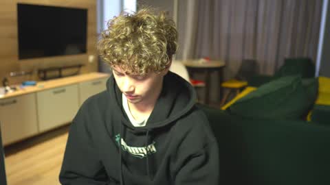 Snapshot of _sopranos_ chatting on 02.03.25 OLIVERpvt is open online show from 02.03.25