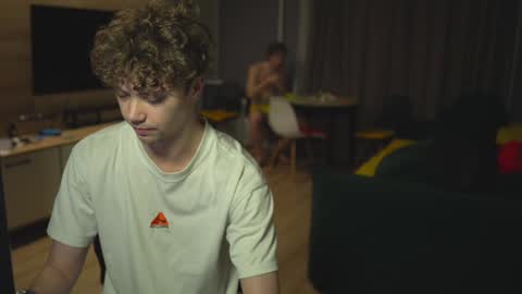 Snapshot of _sopranos_ chatting on 02.04.25 OLIVERpvt is open online show from 02.04.25