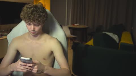 Snapshot of _sopranos_ chatting on 02.22.25 OLIVERpvt is open online show from 02.22.25