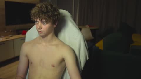 Snapshot of _sopranos_ chatting on 03.04.25 OLIVERpvt is open online show from 03.04.25