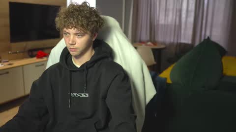 Snapshot of _sopranos_ chatting on 03.06.25 OLIVERpvt is open online show from 03.06.25