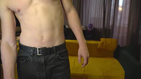 Snapshot of _sopranos_ chatting on 10.22.25 OLIVERpvt is open online show from 10.22.25