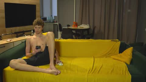 Snapshot of _sopranos_ chatting on 10.24.25 OLIVERpvt is open online show from 10.24.25