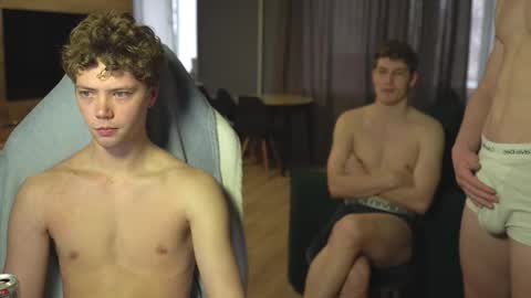 Snapshot of _sopranos_ chatting on 10.29.25 OLIVERpvt is open online show from 10.29.25