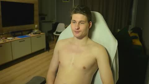 Snapshot of _sopranos_ chatting on 12.01.25 OLIVERpvt is open online show from 12.01.25