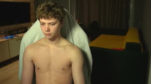 Snapshot of _sopranos_ chatting on 12.17.25 OLIVERpvt is open online show from 12.17.25