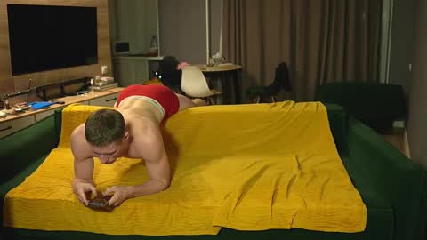 Snapshot of _sopranos_ chatting on 12.20.25 OLIVERpvt is open online show from 12.20.25