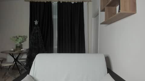 Snapshot of _stager_ chatting on 12.18.24 MARKPVT IS OPEN online show from 12.18.24
