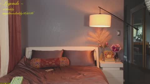 Snapshot of _stella_rose_ chatting on 12.15.24 Stella online show from 12.15.24