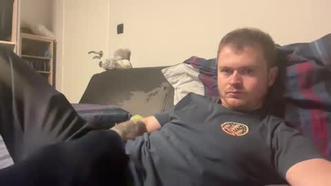 Snapshot of _stevie___ chatting on 11.30.25 _stevie___ online show from 11.30.25