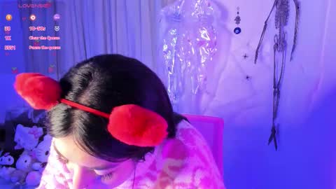 Snapshot of _strawberrycream chatting on 10.25.25 Angela online show from 10.25.25