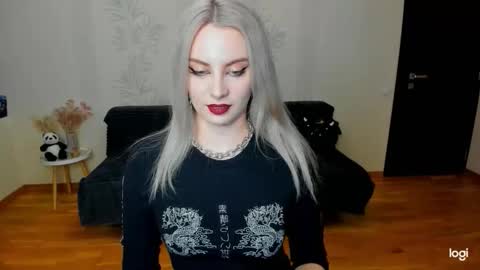 Snapshot of _sweet_addiction_ chatting on 11.26.25 Marie online show from 11.26.25