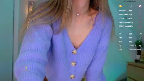 Snapshot of _sweetcams_ chatting on 05.21.26 Dasha online show from 05.21.26