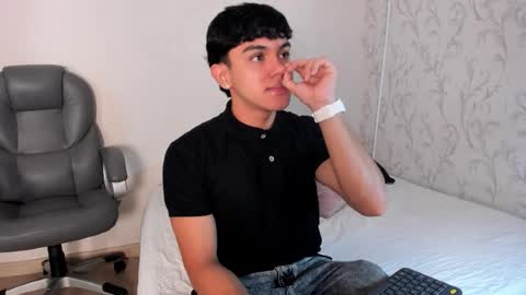 Snapshot of _taylorblack chatting on 02.25.26 _taylorblack online show from 02.25.26