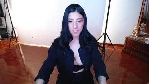 Snapshot of _the_dark_side_of_the_moon_ chatting on 01.16.25 _the_dark_side_of_the_moon_ online show from 01.16.25