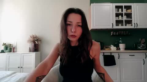 Mia online show from 03.12.26