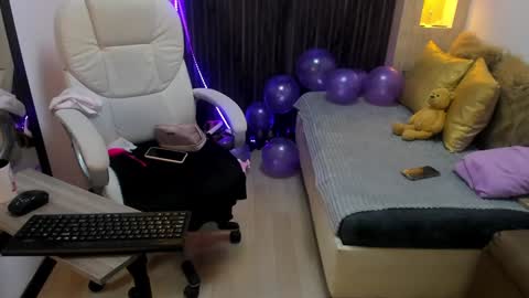 Snapshot of _tiffany_queen chatting on 01.20.25 Stefania online show from 01.20.25