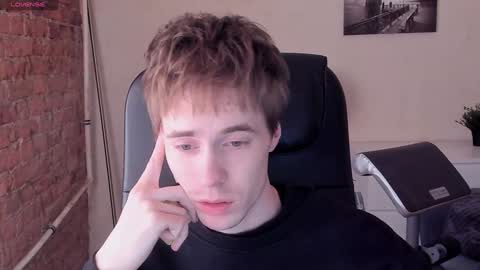 Snapshot of _tokyo_ghoul chatting on 12.15.24 _tokyo_ghoul online show from 12.15.24