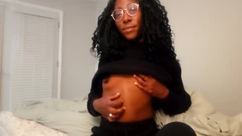 Snapshot of _twiddleree_ chatting on 11.20.25 twiddleree online show from 11.20.25