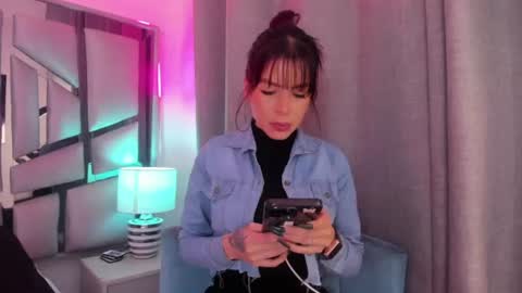 Snapshot of _valeria_saenz_ chatting on 07.03.26 _valeria_saenz_ online show from 07.03.26