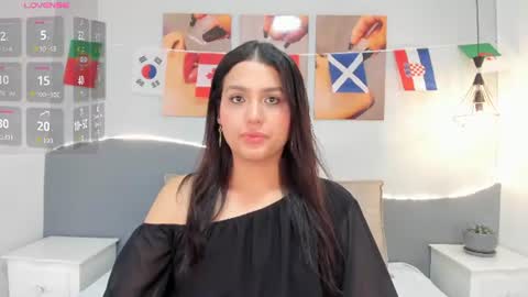 Snapshot of _valerycooper chatting on 06.21.26 _valerycooper online show from 06.21.26