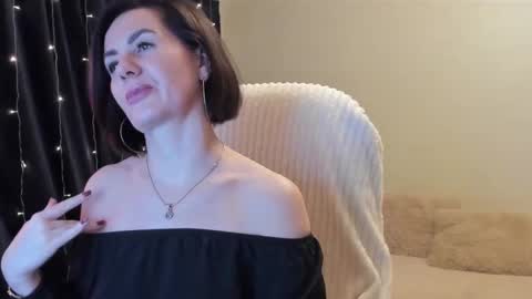 Snapshot of _vallylove chatting on 03.04.25 _vallylove online show from 03.04.25