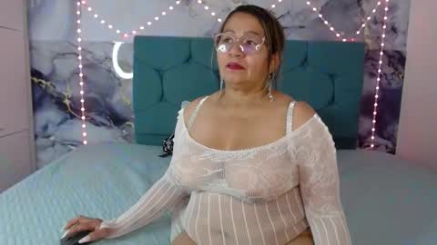 Snapshot of _vickysweet chatting on 09.09.25 _vickysweet online show from 09.09.25