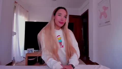 Snapshot of _viioletweekend_ chatting on 01.08.26 online show from 01.08.26